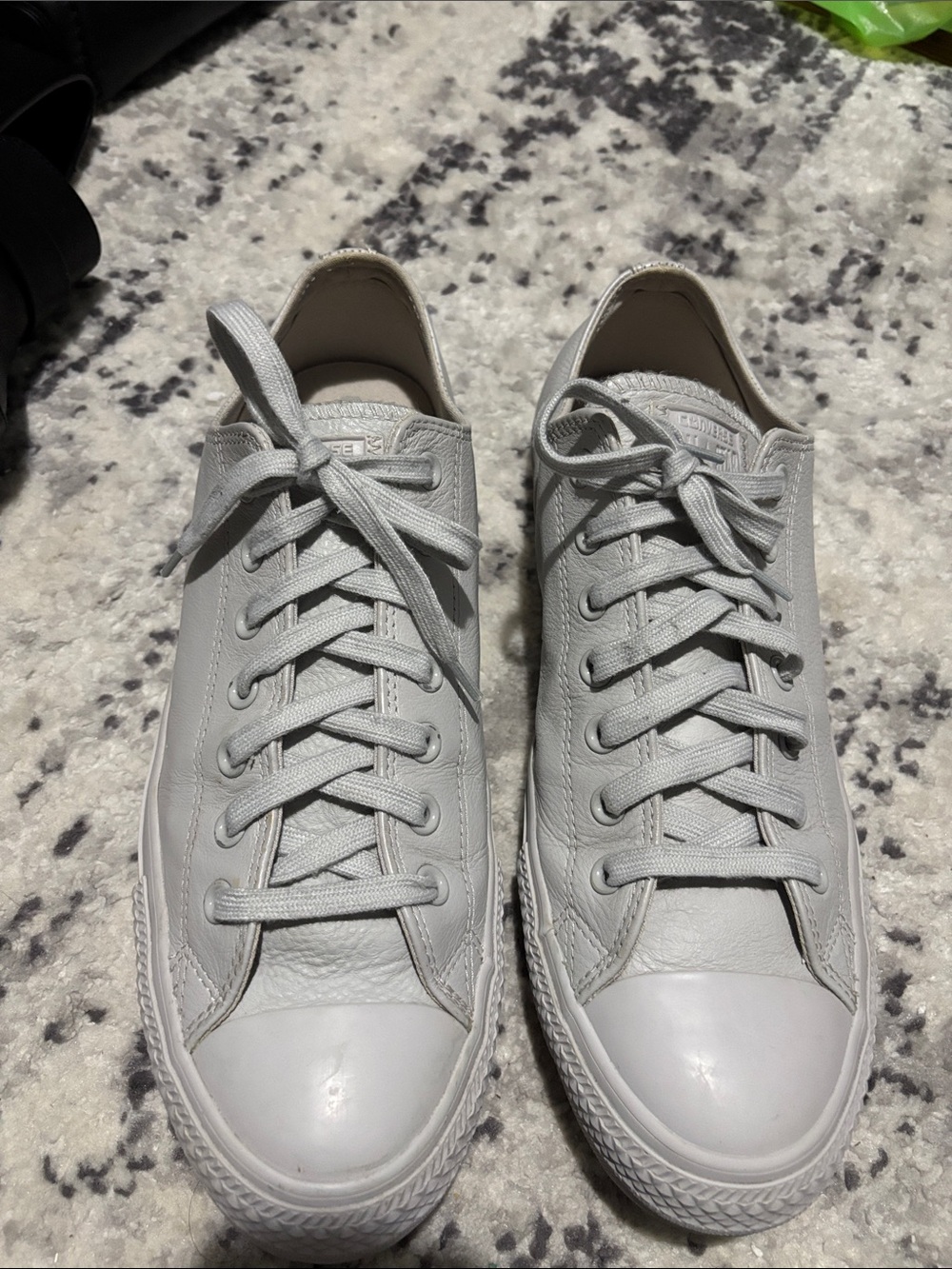 Classic Men’s leather Low-Top Sneakers in Light Gray